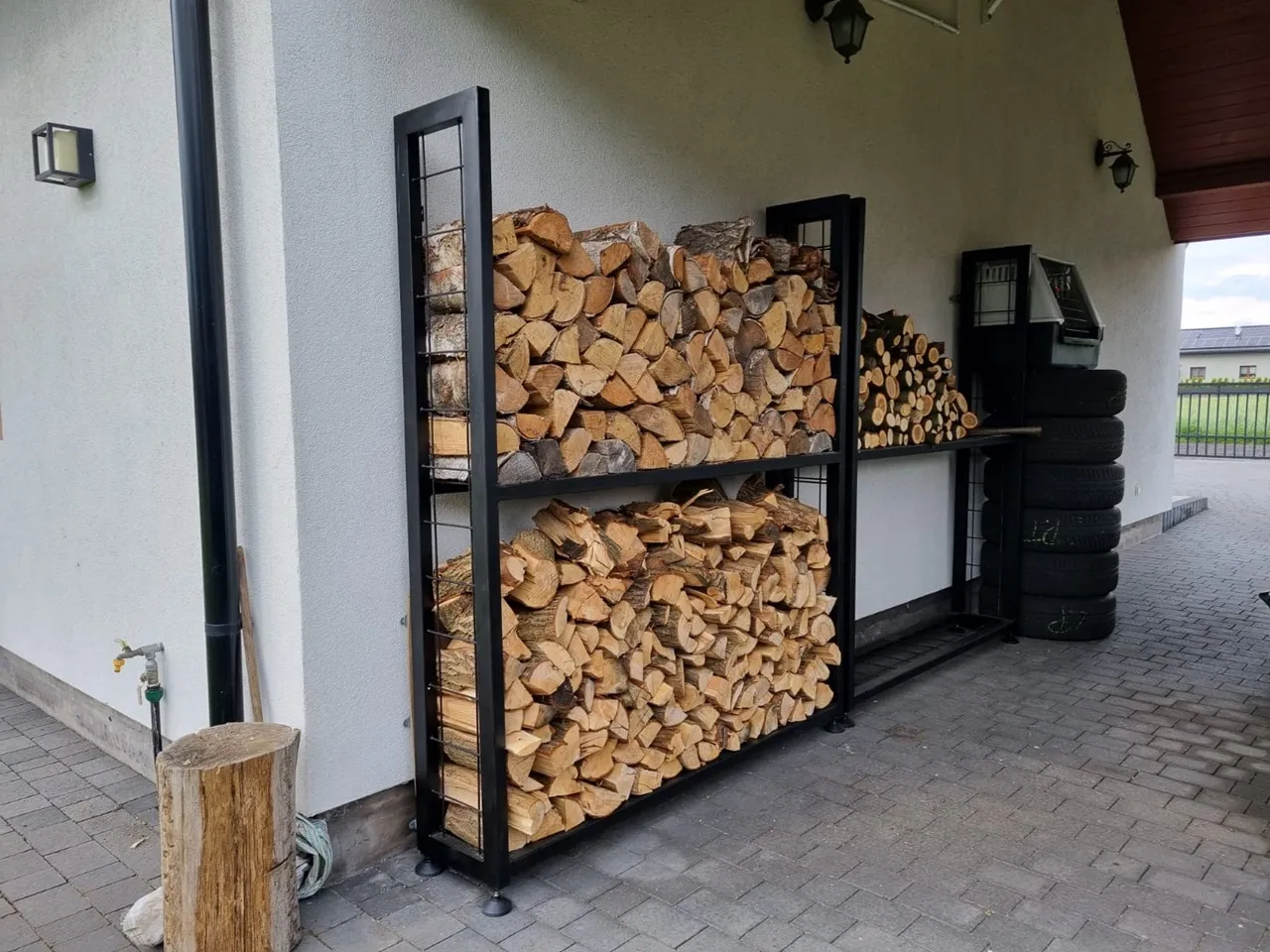 Połączone drewutnie